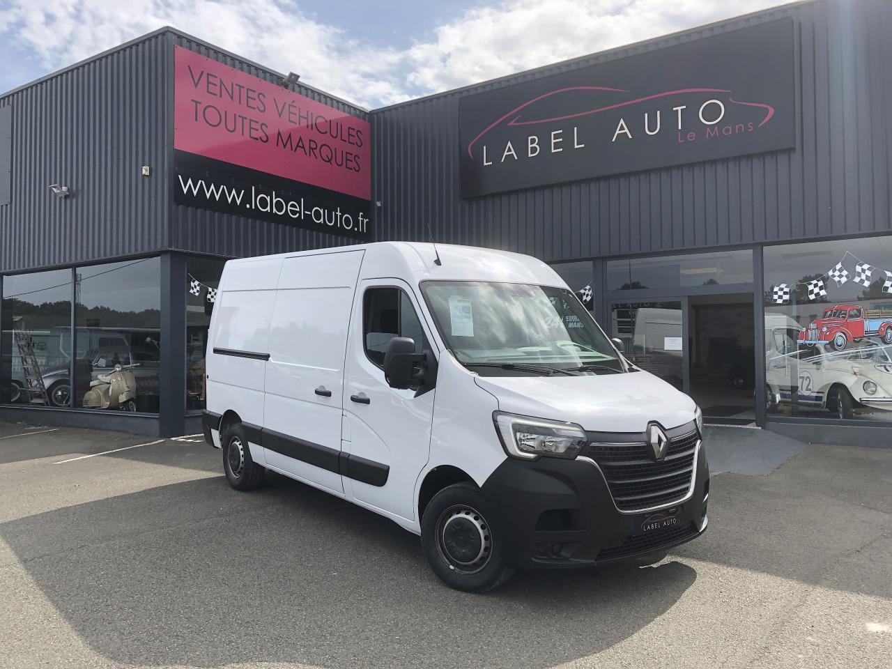 Renault Master F3300 L2H2 2.3 BLUE DCI 135CH CONFORT EURO6 - فان: صورة 1 Renault Master F3300 L2H2 2.3 BLUE DCI 135CH CONFORT EURO6 - فان: صورة 1