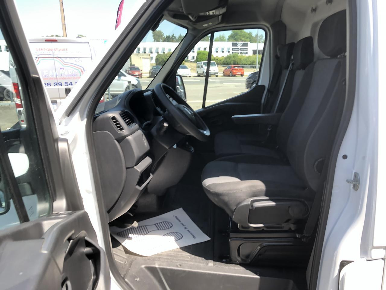 Renault Master F3300 L2H2 2.3 BLUE DCI 135CH CONFORT EURO6 - فان: صورة 4 Renault Master F3300 L2H2 2.3 BLUE DCI 135CH CONFORT EURO6 - فان: صورة 4