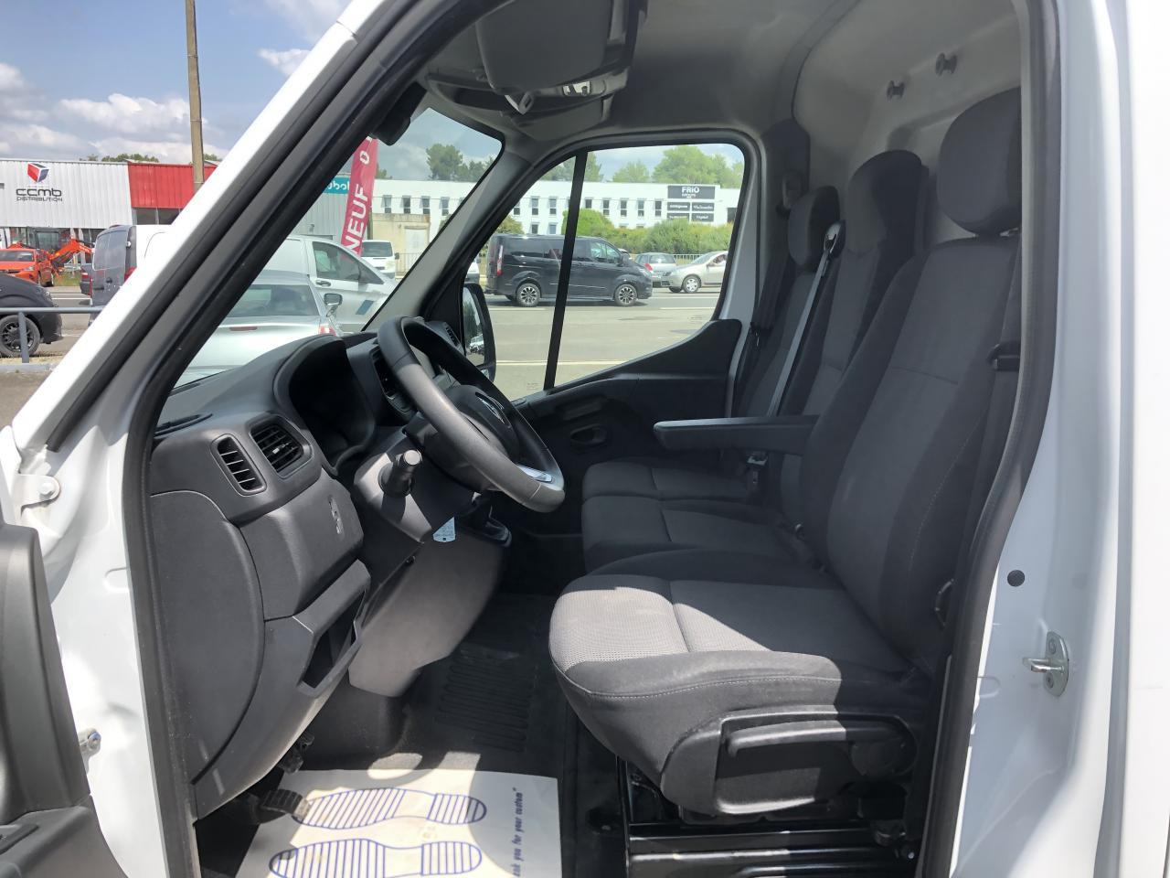 Renault Master F3300 L2H2 2.3 BLUE DCI 135CH GRAND CONFORT EURO6 - فان: صورة 4 Renault Master F3300 L2H2 2.3 BLUE DCI 135CH GRAND CONFORT EURO6 - فان: صورة 4