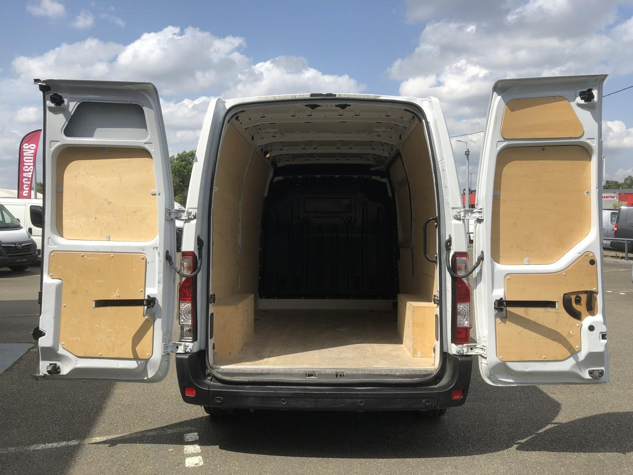 Renault Master F3300 L2H2 2.3 BLUE DCI 135CH GRAND CONFORT EURO6 - فان: صورة 2 Renault Master F3300 L2H2 2.3 BLUE DCI 135CH GRAND CONFORT EURO6 - فان: صورة 2