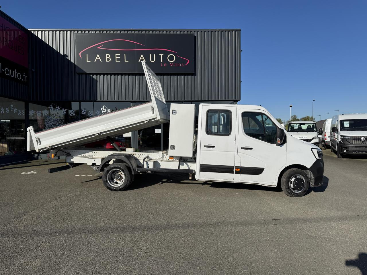 Renault Master RENAULT 3T5 BENNE + COFFRE RJ DOUBLE CABINE 6 PL 2.3 DCI 130 CH CONFORT + GPS + REGUL + CLIM - قلاب صغير: صورة 1 Renault Master RENAULT 3T5 BENNE + COFFRE RJ DOUBLE CABINE 6 PL 2.3 DCI 130 CH CONFORT + GPS + REGUL + CLIM - قلاب صغير: صورة 1