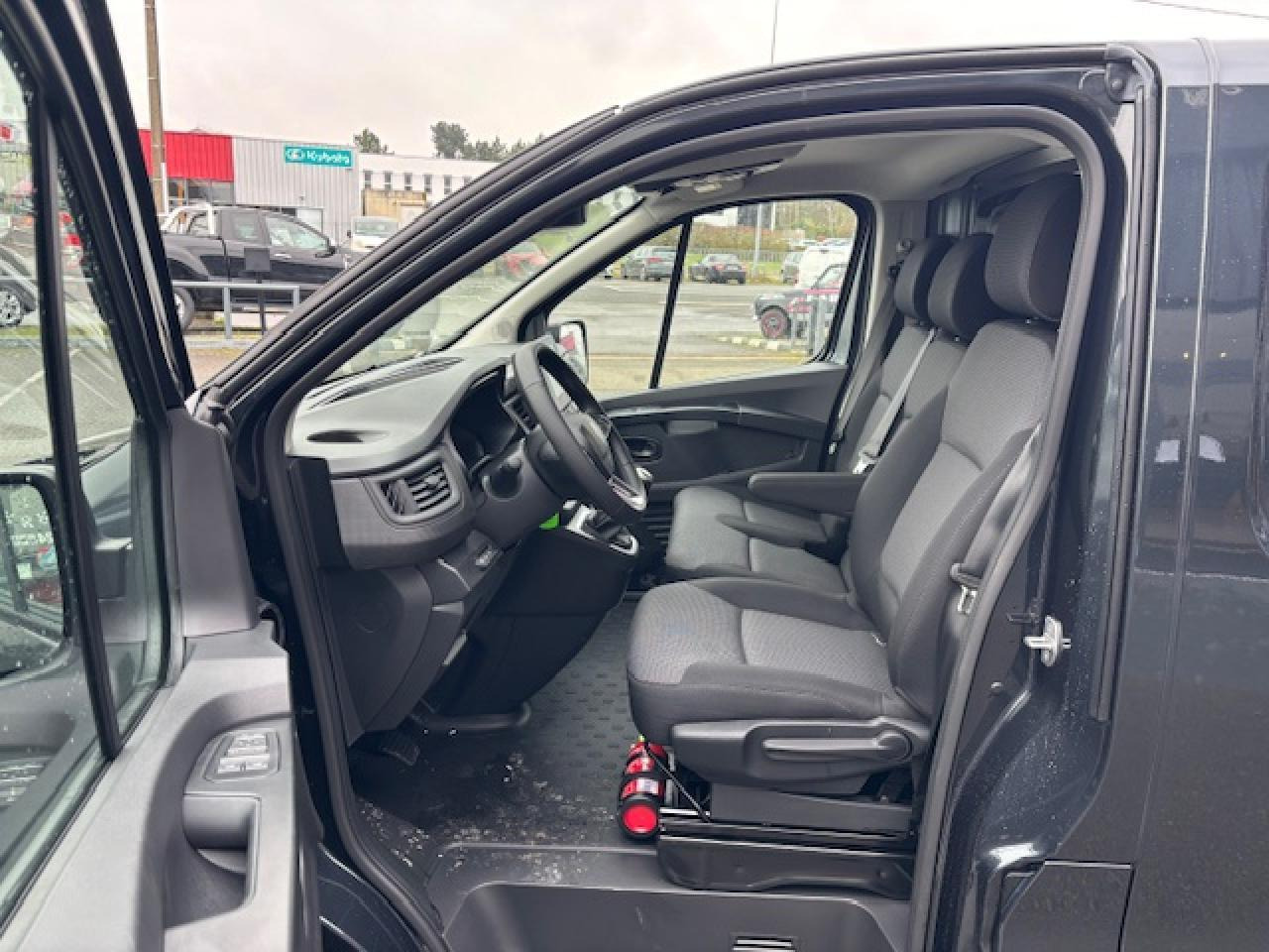 Renault Trafic 3T0 L1H1 2.0 DCI 150CH - فان: صورة 5 Renault Trafic 3T0 L1H1 2.0 DCI 150CH - فان: صورة 5