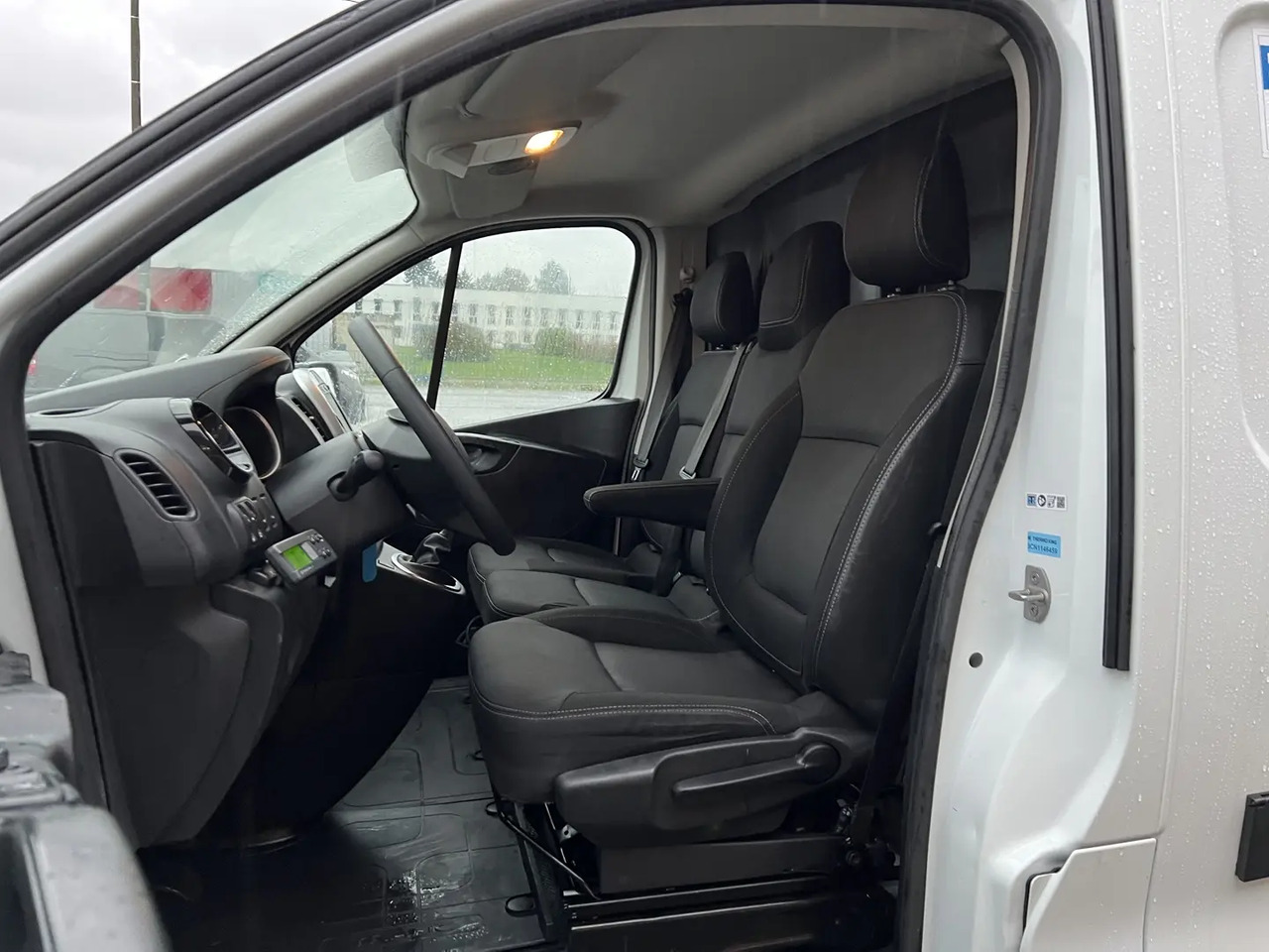 Renault Trafic L1H1 1200 2.0 DCI 120CH CONFORT FRIGORIFIQUE - شاحنة مُبرّدة للتوصيل: صورة 4 Renault Trafic L1H1 1200 2.0 DCI 120CH CONFORT FRIGORIFIQUE - شاحنة مُبرّدة للتوصيل: صورة 4