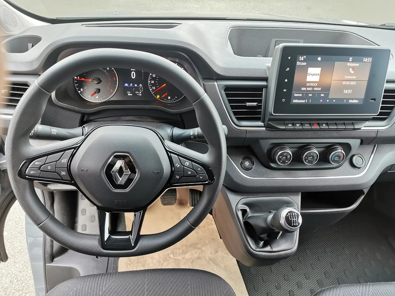 Renault Trafic L1H1 2T8 2.0 BLUE DCI 130CH GRAND CONFORT - فان: صورة 4 Renault Trafic L1H1 2T8 2.0 BLUE DCI 130CH GRAND CONFORT - فان: صورة 4