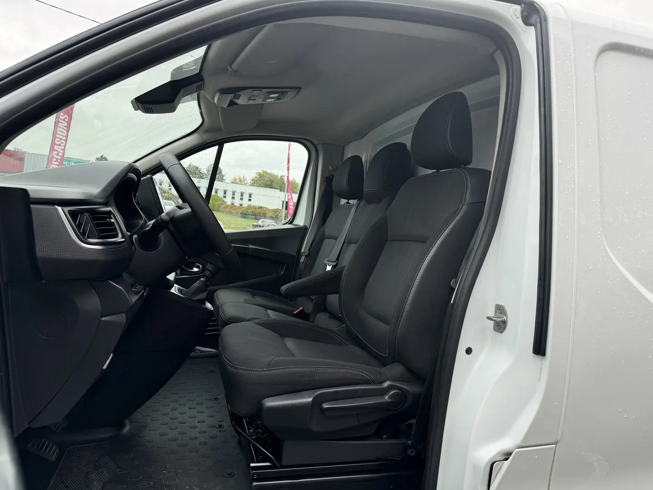 Renault Trafic L1H1 2T8 2.0 BLUE DCI 130CH GRAND CONFORT - فان: صورة 5 Renault Trafic L1H1 2T8 2.0 BLUE DCI 130CH GRAND CONFORT - فان: صورة 5