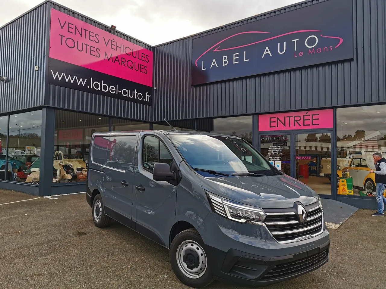Renault Trafic L1H1 2T8 2.0 BLUE DCI 130CH GRAND CONFORT - فان: صورة 1 Renault Trafic L1H1 2T8 2.0 BLUE DCI 130CH GRAND CONFORT - فان: صورة 1