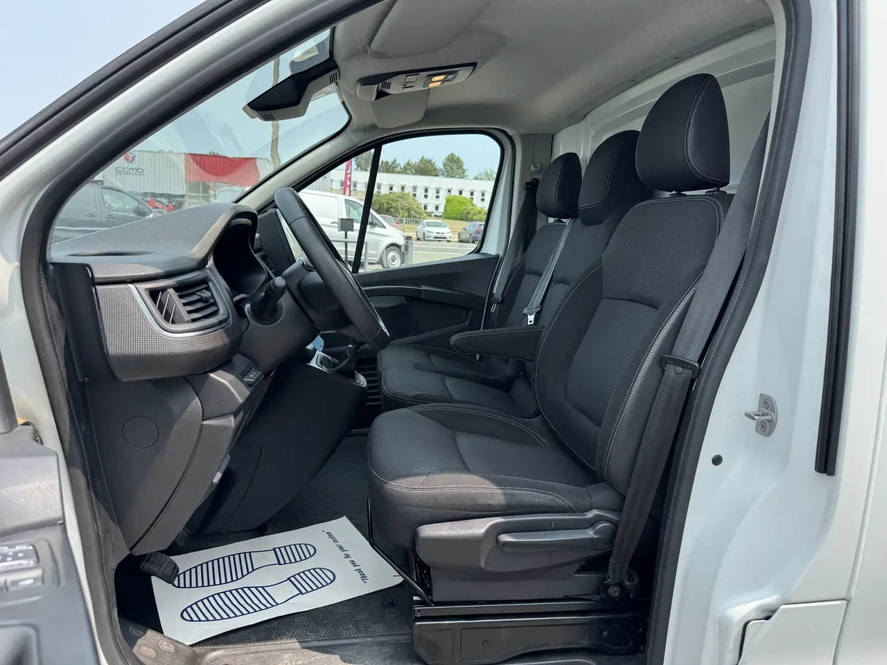 Renault Trafic L2H1 3T 2.0 BLUE DCI 130CH GRAND CONFORT - فان: صورة 4 Renault Trafic L2H1 3T 2.0 BLUE DCI 130CH GRAND CONFORT - فان: صورة 4