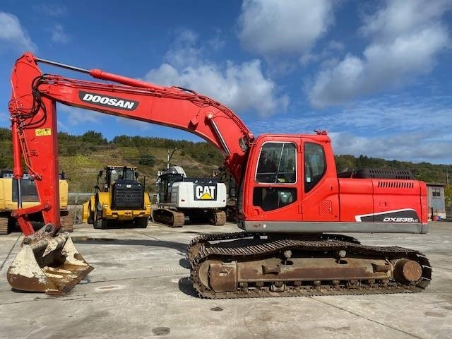 Doosan DX 235 LC - حفار زحاف: صورة 3 Doosan DX 235 LC - حفار زحاف: صورة 3