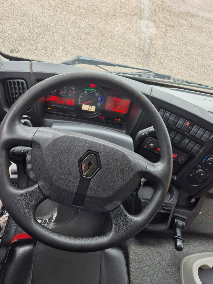 Renault D 7.5 LOW P4X2 210E6 Fourgon Polyfond avec hayon rabattable - شاحنة مقفلة: صورة 5 Renault D 7.5 LOW P4X2 210E6 Fourgon Polyfond avec hayon rabattable - شاحنة مقفلة: صورة 5