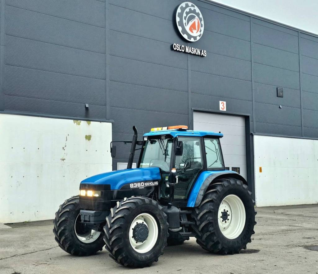 New Holland 8360 DT - جرار: صورة 1 New Holland 8360 DT - جرار: صورة 1