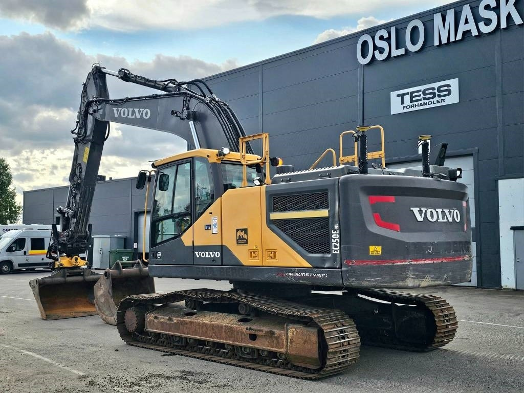 Volvo EC250 ENL - حفار زحاف: صورة 3 Volvo EC250 ENL - حفار زحاف: صورة 3