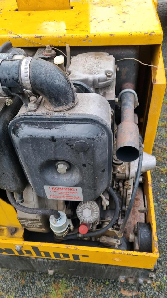 DVH 701 Weber Walze Glattmantel Walze Rüttelwalze Dublex Vibrationswalze Rüttelplatte Strassenwalze Plattenverdichter DVH 603 - مدحلة صغيرة: صورة 3 DVH 701 Weber Walze Glattmantel Walze Rüttelwalze Dublex Vibrationswalze Rüttelplatte Strassenwalze Plattenverdichter DVH 603 - مدحلة صغيرة: صورة 3