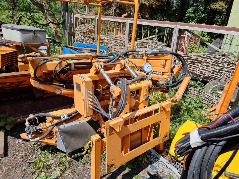 Dücker MGK 13 Randstreifenmäher Randstreifenmähgerät Böschungsmulcher Böschungsmäher Seitenmulcher Mähausleger für Ladog Unimog u300 300 400 500 327 323 530 405 - جزازة رافعة: صورة 1 Dücker MGK 13 Randstreifenmäher Randstreifenmähgerät Böschungsmulcher Böschungsmäher Seitenmulcher Mähausleger für Ladog Unimog u300 300 400 500 327 323 530 405 - جزازة رافعة: صورة 1