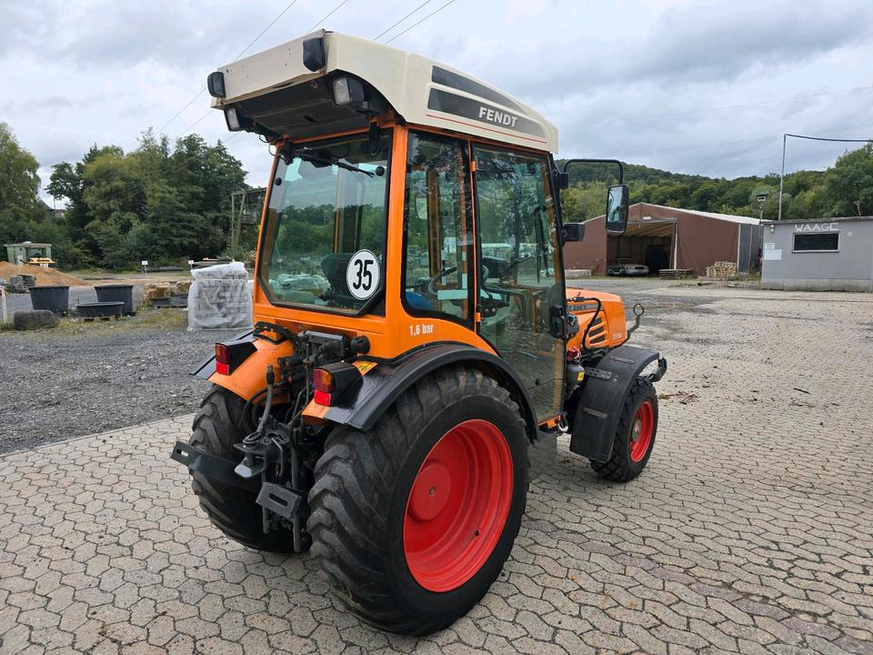 Fendt 206V Schmalspurtraktor Traktor Schlepper Weinbergtraktor 206 208 210 Farmer Favorit Obstbau Weinbau - جرار: صورة 3 Fendt 206V Schmalspurtraktor Traktor Schlepper Weinbergtraktor 206 208 210 Farmer Favorit Obstbau Weinbau - جرار: صورة 3