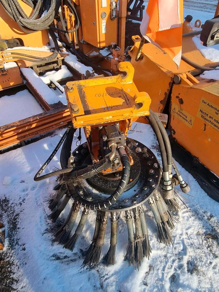 Fiedler Wildkrautbürste für Mulag Mähausleger Böschungsmulcher Böschungsmäher Seitenmulcher Mähausleger FME Dücker UNA DUA MKM Unimog 400 500 300 - مكنسة: صورة 2 Fiedler Wildkrautbürste für Mulag Mähausleger Böschungsmulcher Böschungsmäher Seitenmulcher Mähausleger FME Dücker UNA DUA MKM Unimog 400 500 300 - مكنسة: صورة 2