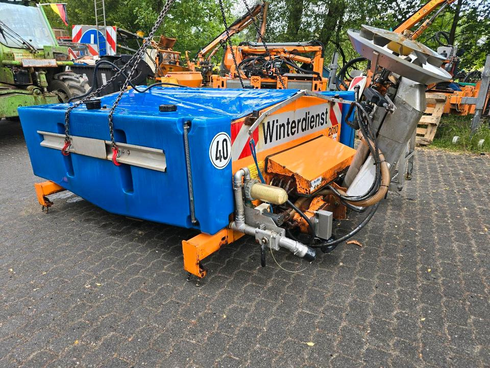 Gmeiner STA 2000 C Salzstreuer für Unimog UGN UGE 424 427 405 U300 U 300 400 500 MERCEDES-BENZ 218 219 318 323 423 427 327 430 429 430 435 Salzsilo Streuautomat Winterdienst - مفرشة الرمل/ الملح: صورة 4 Gmeiner STA 2000 C Salzstreuer für Unimog UGN UGE 424 427 405 U300 U 300 400 500 MERCEDES-BENZ 218 219 318 323 423 427 327 430 429 430 435 Salzsilo Streuautomat Winterdienst - مفرشة الرمل/ الملح: صورة 4
