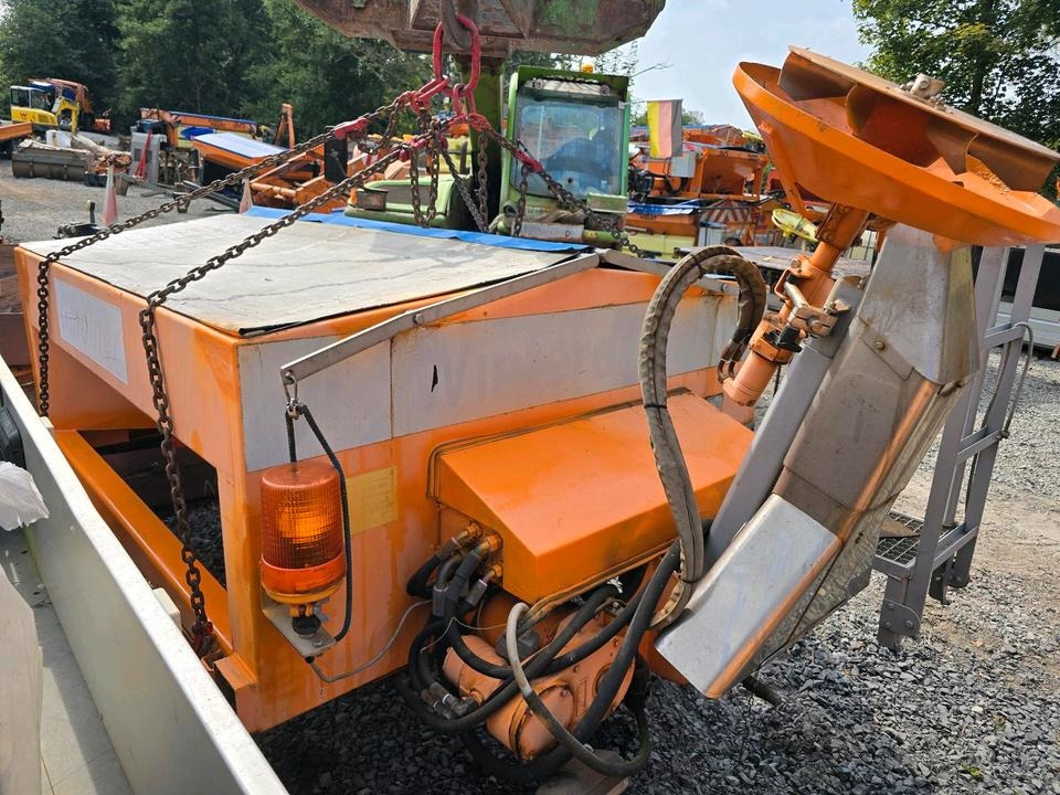 Gmeiner Yeti 2000 TC EWA Salzstreuer Streuautomat Salzsilo Bucher Aufbau für Unimog UGE UGN 405/10 405/12 U318 U 318 423 323 327 427 429 Schmidt Winterdienst - مفرشة الرمل/ الملح: صورة 5 Gmeiner Yeti 2000 TC EWA Salzstreuer Streuautomat Salzsilo Bucher Aufbau für Unimog UGE UGN 405/10 405/12 U318 U 318 423 323 327 427 429 Schmidt Winterdienst - مفرشة الرمل/ الملح: صورة 5
