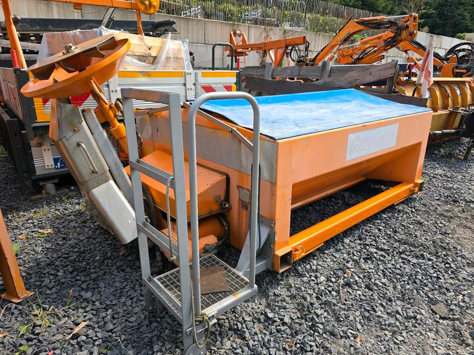 Gmeiner Yeti 2000 TC EWA Salzstreuer Streuautomat Salzsilo Bucher Aufbau für Unimog UGE UGN 405/10 405/12 U318 U 318 423 323 327 427 429 Schmidt Winterdienst - مفرشة الرمل/ الملح: صورة 1 Gmeiner Yeti 2000 TC EWA Salzstreuer Streuautomat Salzsilo Bucher Aufbau für Unimog UGE UGN 405/10 405/12 U318 U 318 423 323 327 427 429 Schmidt Winterdienst - مفرشة الرمل/ الملح: صورة 1