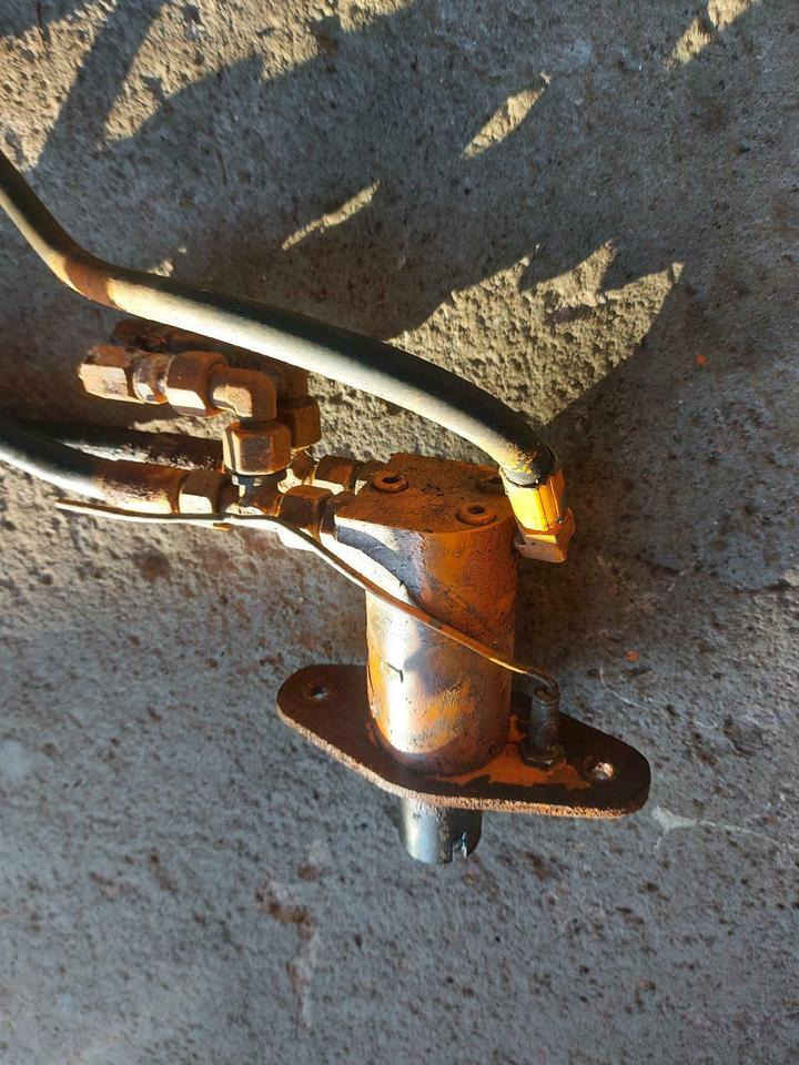 Hydraulikmotor Schmidt DST SST Salzstreuer Winterdienst Unimog - محرك هيدروليكي - آلية المنفعة/ مركبة خاصة: صورة 2 Hydraulikmotor Schmidt DST SST Salzstreuer Winterdienst Unimog - محرك هيدروليكي - آلية المنفعة/ مركبة خاصة: صورة 2