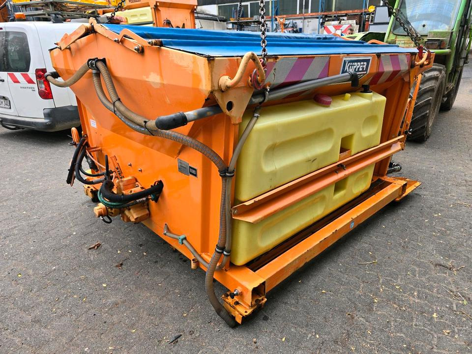 Küpper Weisser ISM STA 95 2,5M3 für Unimog UGN UGE 424 427 405 U300 U 300 400 500 MERCEDES-BENZ 218 219 318 323 423 427 327 430 429 430 435 Salzsilo Streuautomat Winterdienst - مفرشة الرمل/ الملح: صورة 4 Küpper Weisser ISM STA 95 2,5M3 für Unimog UGN UGE 424 427 405 U300 U 300 400 500 MERCEDES-BENZ 218 219 318 323 423 427 327 430 429 430 435 Salzsilo Streuautomat Winterdienst - مفرشة الرمل/ الملح: صورة 4