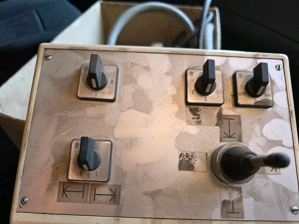 Leitpfostenwaschgerät WV 3-L Wassenberg Schmidt Drutzel für Unimog 405 U290 300 400 500 427 424 318 218 430 Leitpfosten - مكنسة: صورة 5 Leitpfostenwaschgerät WV 3-L Wassenberg Schmidt Drutzel für Unimog 405 U290 300 400 500 427 424 318 218 430 Leitpfosten - مكنسة: صورة 5