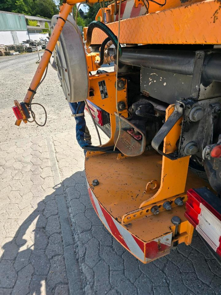 Mulag Heckgewicht mit Gebläse für Unimog 405 u300 U 400 500 UGN UGE 423 427 318 218 530 430 535 Böschungsmäher Böschungsmulcher Dücker - مفرشة الرمل/ الملح: صورة 2 Mulag Heckgewicht mit Gebläse für Unimog 405 u300 U 400 500 UGN UGE 423 427 318 218 530 430 535 Böschungsmäher Böschungsmulcher Dücker - مفرشة الرمل/ الملح: صورة 2