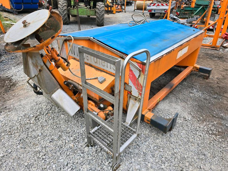 Salzstreuer Gmeiner STA 2000 C für Unimog UGN UGE 424 427 405 U300 U 300 400 500 MERCEDES-BENZ 218 219 318 323 423 427 327 430 429 430 435 Salzsilo Streuautomat Winterdienst - مفرشة الرمل/ الملح: صورة 1 Salzstreuer Gmeiner STA 2000 C für Unimog UGN UGE 424 427 405 U300 U 300 400 500 MERCEDES-BENZ 218 219 318 323 423 427 327 430 429 430 435 Salzsilo Streuautomat Winterdienst - مفرشة الرمل/ الملح: صورة 1