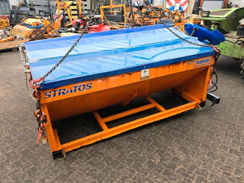 Salzstreuer Stratos F25K-19 für Unimog UGN UGE 424 427 405 U300 U 300 400 500 MERCEDES-BENZ 218 219 318 323 423 427 327 430 429 430 435 Salzsilo Streuautomat Winterdienst - مفرشة الرمل/ الملح: صورة 2 Salzstreuer Stratos F25K-19 für Unimog UGN UGE 424 427 405 U300 U 300 400 500 MERCEDES-BENZ 218 219 318 323 423 427 327 430 429 430 435 Salzsilo Streuautomat Winterdienst - مفرشة الرمل/ الملح: صورة 2