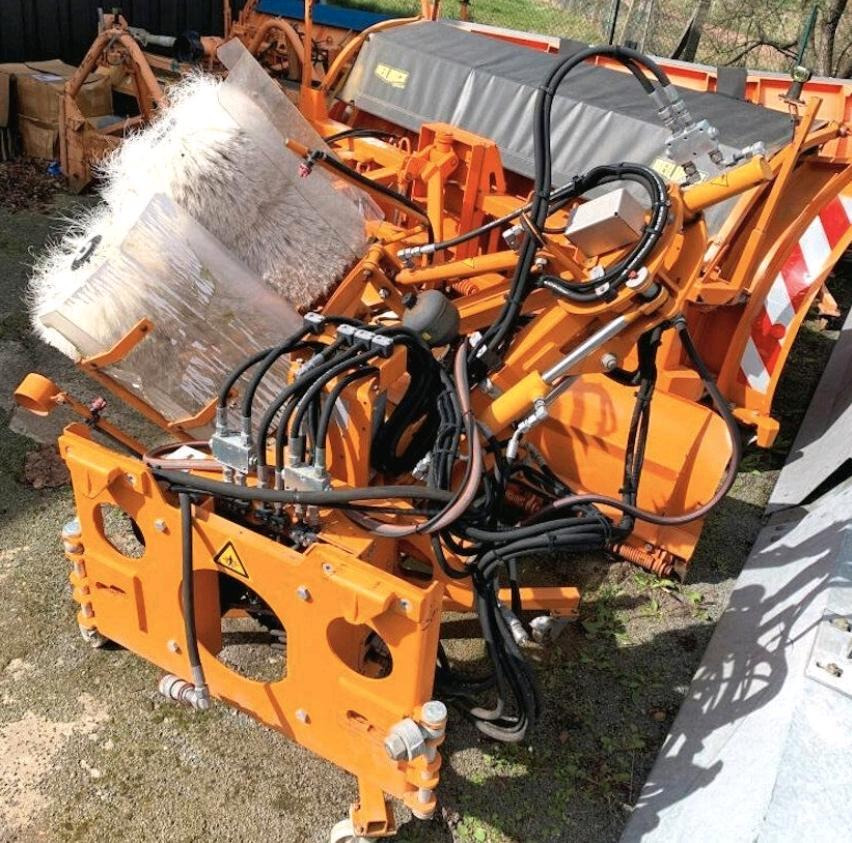 Schmidt RPS-H Leitpfostenwaschgerät für Unimog 405/10 405/12 U400 300 400 500 UGN UGE Mulag Mercedes-Benz 318 218 423 427 429 430 - مكنسة: صورة 2 Schmidt RPS-H Leitpfostenwaschgerät für Unimog 405/10 405/12 U400 300 400 500 UGN UGE Mulag Mercedes-Benz 318 218 423 427 429 430 - مكنسة: صورة 2