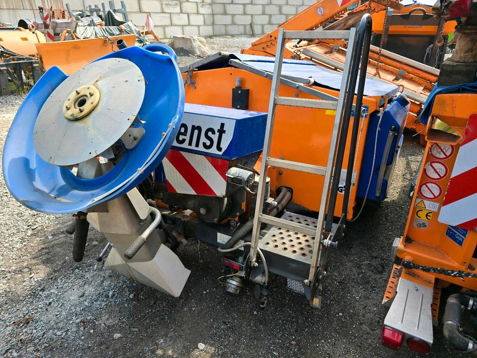 Schmidt Stratos F17L-19 Salzstreuer Streuautomat FS 30 Winterdienst Streusilo für Unimog 405 UGE UGN U 290 300 20 - مفرشة الرمل/ الملح: صورة 4 Schmidt Stratos F17L-19 Salzstreuer Streuautomat FS 30 Winterdienst Streusilo für Unimog 405 UGE UGN U 290 300 20 - مفرشة الرمل/ الملح: صورة 4