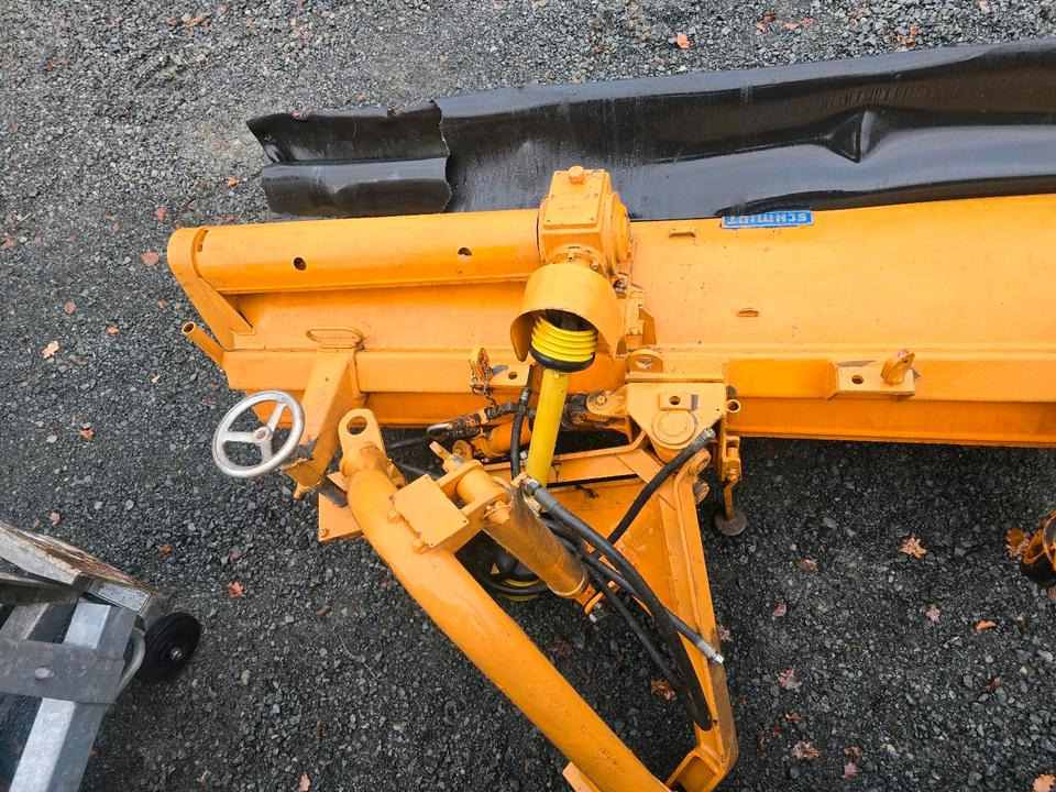 Schmidt VKS Kehrmaschine Straßenkehrmaschine Frontkehrmaschine Kehrbesen für Radlader Unimog Traktor - مكنسة: صورة 3 Schmidt VKS Kehrmaschine Straßenkehrmaschine Frontkehrmaschine Kehrbesen für Radlader Unimog Traktor - مكنسة: صورة 3