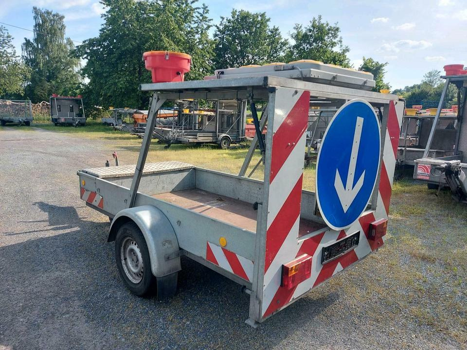 Trebbiner Absperrtafel Sperrwand Vz616 Nissen Horizont vz615 - عربة مقطورة: صورة 3 Trebbiner Absperrtafel Sperrwand Vz616 Nissen Horizont vz615 - عربة مقطورة: صورة 3