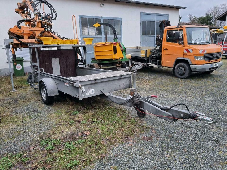 Trebbiner Absperrtafel VZ 616 kleine Ausführung Vorwarntafel niss - عربة مقطورة: صورة 5 Trebbiner Absperrtafel VZ 616 kleine Ausführung Vorwarntafel niss - عربة مقطورة: صورة 5