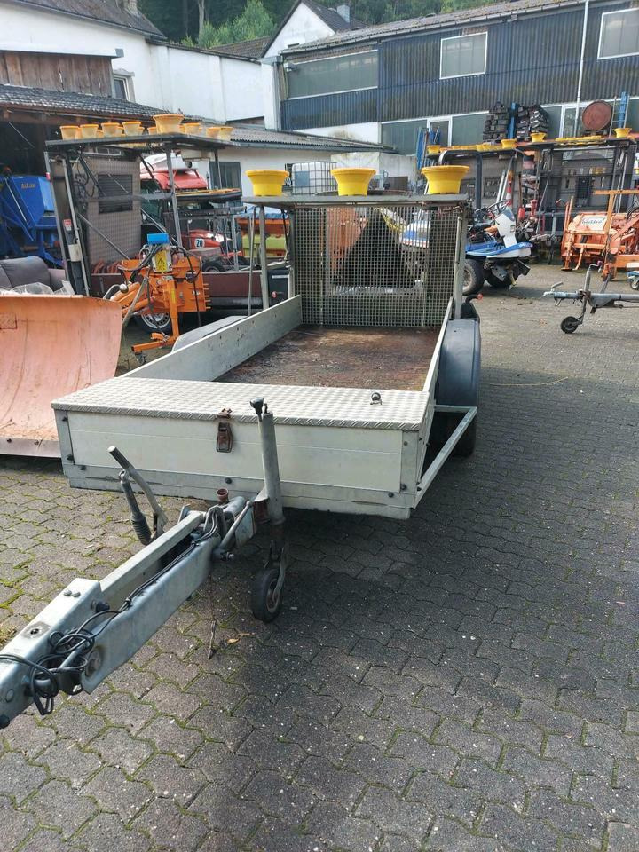 Trebbiner Absperrtafel vz615 Nissen Horizont Sperrwand Verkehrsle - عربة مقطورة: صورة 4 Trebbiner Absperrtafel vz615 Nissen Horizont Sperrwand Verkehrsle - عربة مقطورة: صورة 4