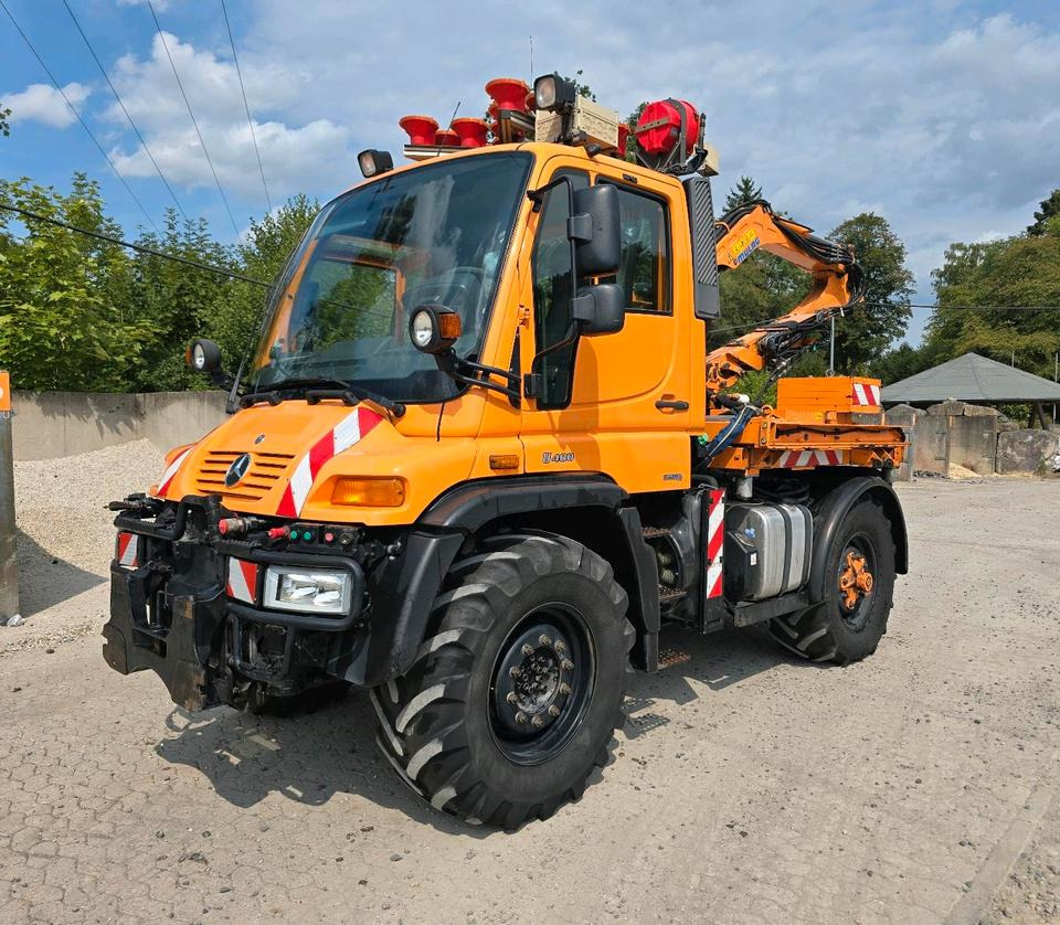 جرافة ثلج Unimog U400 6-Zylinder 2010 405/10 405/12 NKS-Z-UGN-43K Bluetec 5 Mercedes-Benz  UGE UGN Mulag MHU 800  Mähausleger Böschungsmäher Böschungsmulcher Küpper-Weisser IMS Salzstreuer: صورة 1