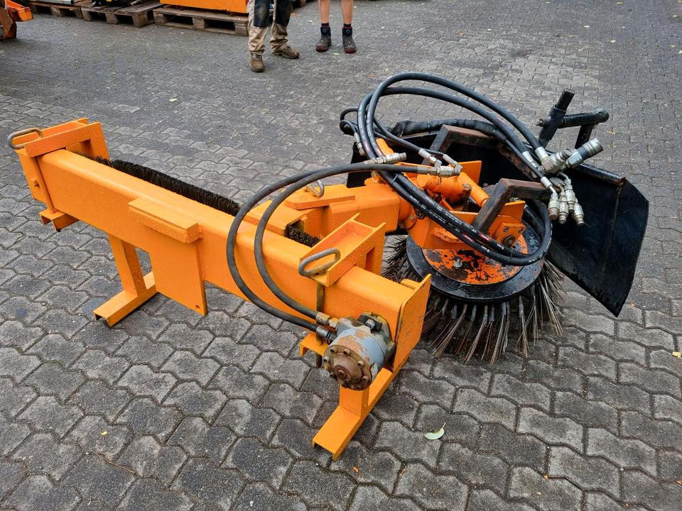Wildkrautbürste passend für Multicar Tremo Ladog Mulag Unkrautbekämpfung Dücket Fiedler Wildkrautbesen Kehrmaschine Hansa Fendt unimog - مكنسة: صورة 3 Wildkrautbürste passend für Multicar Tremo Ladog Mulag Unkrautbekämpfung Dücket Fiedler Wildkrautbesen Kehrmaschine Hansa Fendt unimog - مكنسة: صورة 3
