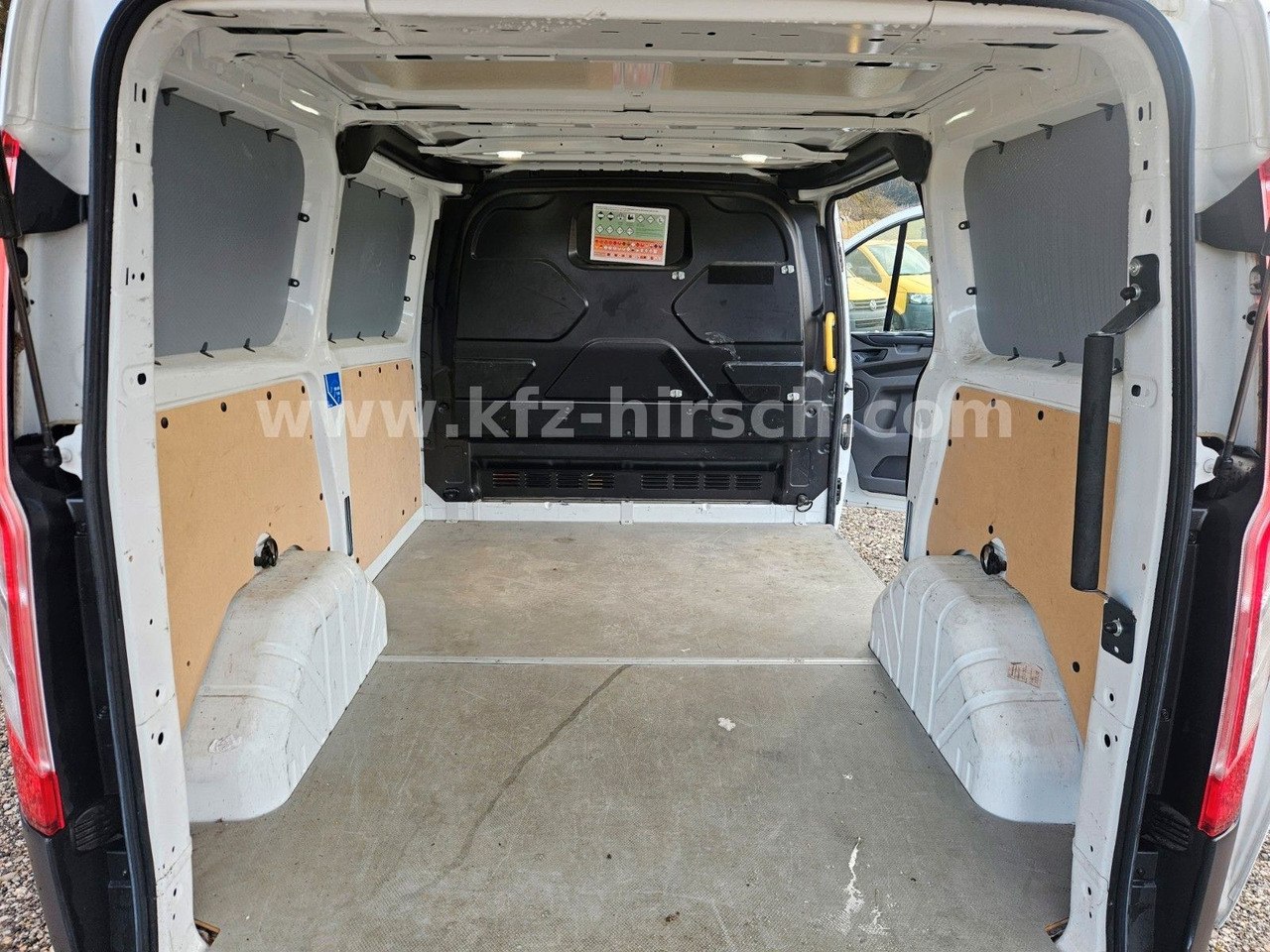 Ford Transit Custom Klima Sitzhzg Bluetooth Multi 1Hd - فان: صورة 3 Ford Transit Custom Klima Sitzhzg Bluetooth Multi 1Hd - فان: صورة 3