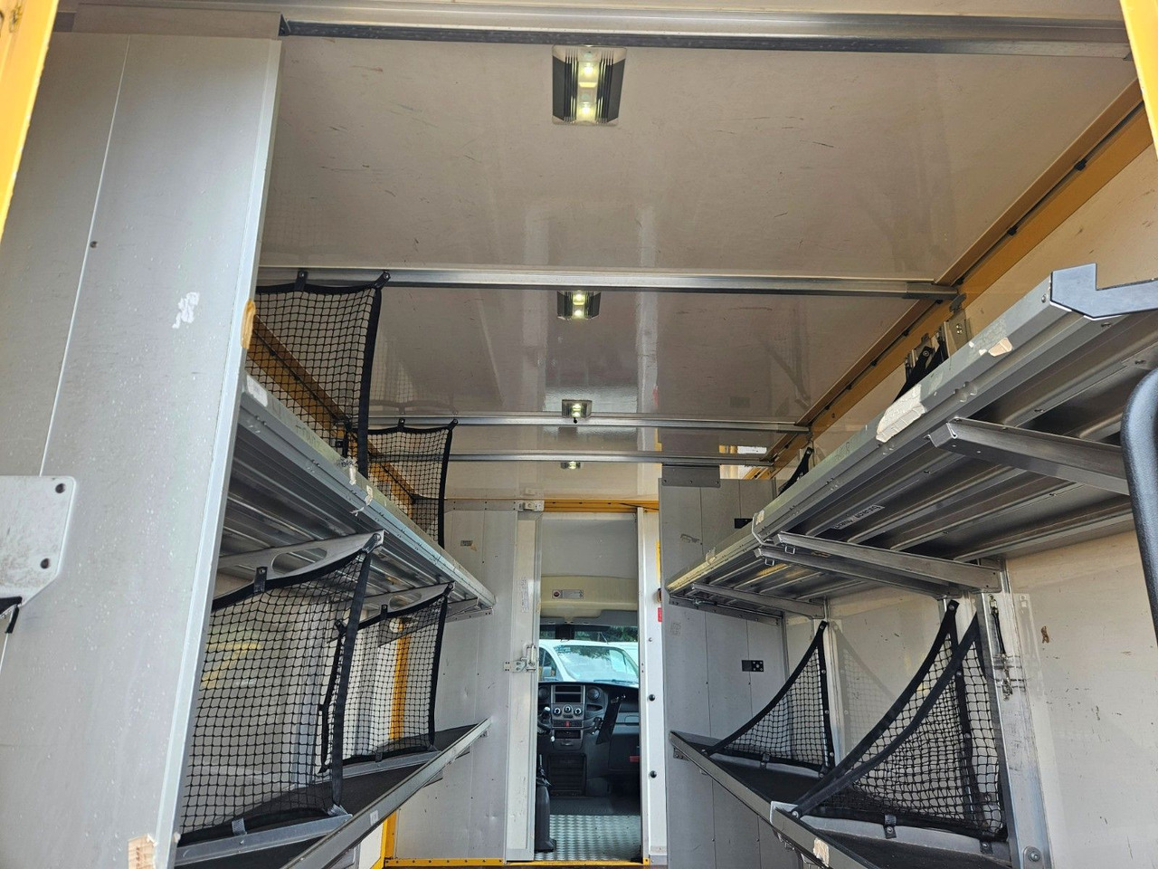 سيارة Iveco Daily Automatik EU5 Koffer Transporter: صورة 7 سيارة Iveco Daily Automatik EU5 Koffer Transporter: صورة 7