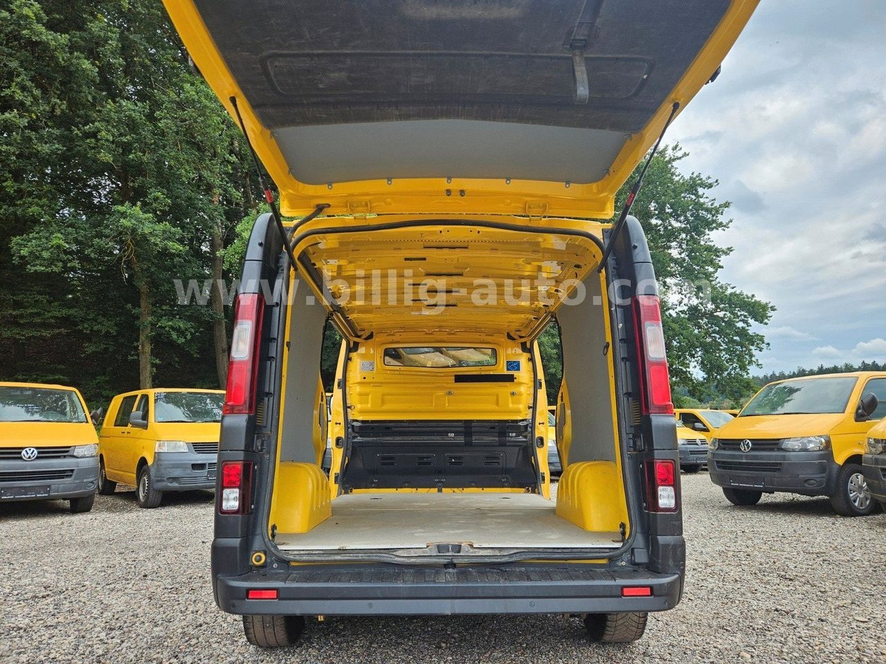 Renault Trafic L2H1 MAXI LANG 2xSCHIEBETÜR LED Kamera E6 - فان المدمجة: صورة 3 Renault Trafic L2H1 MAXI LANG 2xSCHIEBETÜR LED Kamera E6 - فان المدمجة: صورة 3