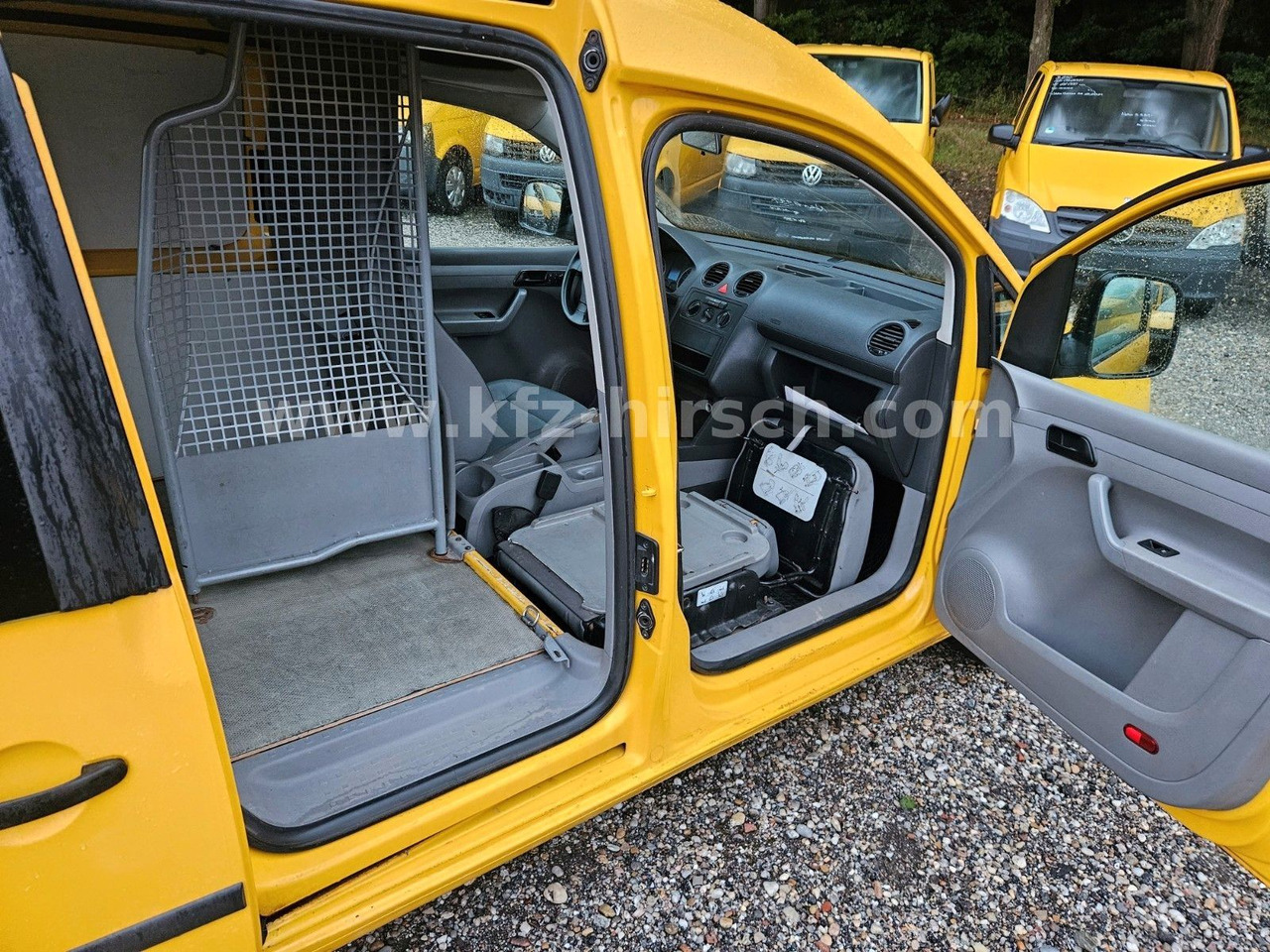 Volkswagen Caddy 2.0 SDI*1.Hand*2-Sitzer*2xSchiebetüre - ميكروباص: صورة 4 Volkswagen Caddy 2.0 SDI*1.Hand*2-Sitzer*2xSchiebetüre - ميكروباص: صورة 4