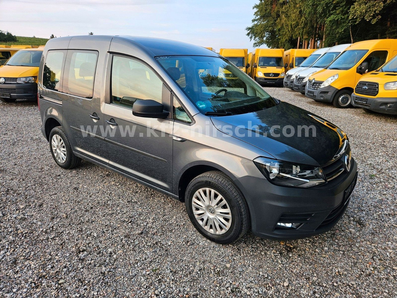 Volkswagen Caddy Temp*Sitzhzg*Navi*Blueth*2xSchiebetüre*1Hd - ميكروباص: صورة 1 Volkswagen Caddy Temp*Sitzhzg*Navi*Blueth*2xSchiebetüre*1Hd - ميكروباص: صورة 1