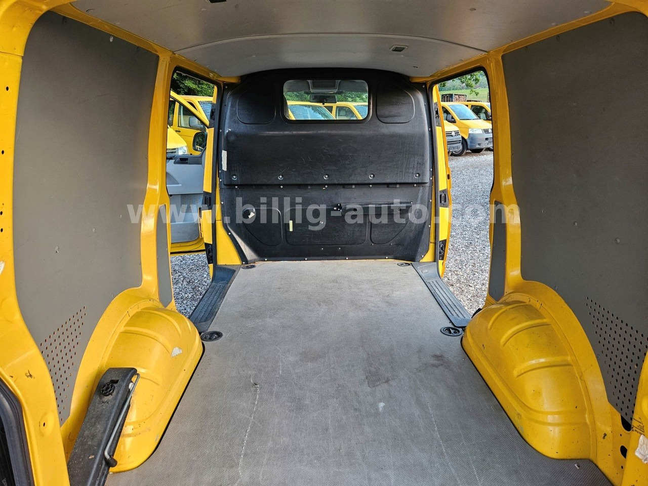 Volkswagen T5 Transporter 2.0TDI *2xSchiebetüre*Scheckheft - فان المدمجة: صورة 3 Volkswagen T5 Transporter 2.0TDI *2xSchiebetüre*Scheckheft - فان المدمجة: صورة 3