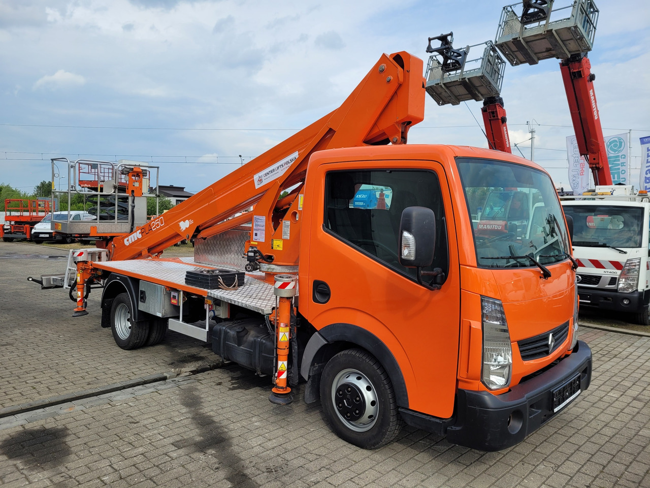 Renault Maxity podnośnik koszowy 25 m CMC PLA250 bucket truck boom lift - منصة تلسكوبية محمولة على شاحنة: صورة 3 Renault Maxity podnośnik koszowy 25 m CMC PLA250 bucket truck boom lift - منصة تلسكوبية محمولة على شاحنة: صورة 3