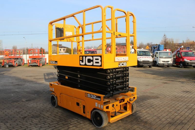 Podnośnik nożycowy elektryczny 12 m JCB S3246E - رافعة هيدروليكية مقصية: صورة 2 Podnośnik nożycowy elektryczny 12 m JCB S3246E - رافعة هيدروليكية مقصية: صورة 2