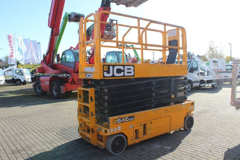 Podnośnik nożycowy elektryczny 16 m JCB S4550E - رافعة هيدروليكية مقصية: صورة 3 Podnośnik nożycowy elektryczny 16 m JCB S4550E - رافعة هيدروليكية مقصية: صورة 3