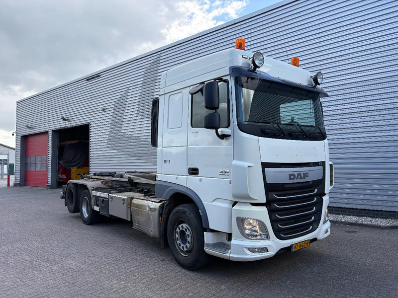 DAF XF 440 6x2 / VDL 21 TON / AFNET SYSTEEM / DUBBELLUCHT SLEPER / APK - TUV JUNI 2026 / - شاحنة ذات خطاف: صورة 1 DAF XF 440 6x2 / VDL 21 TON / AFNET SYSTEEM / DUBBELLUCHT SLEPER / APK - TUV JUNI 2026 / - شاحنة ذات خطاف: صورة 1