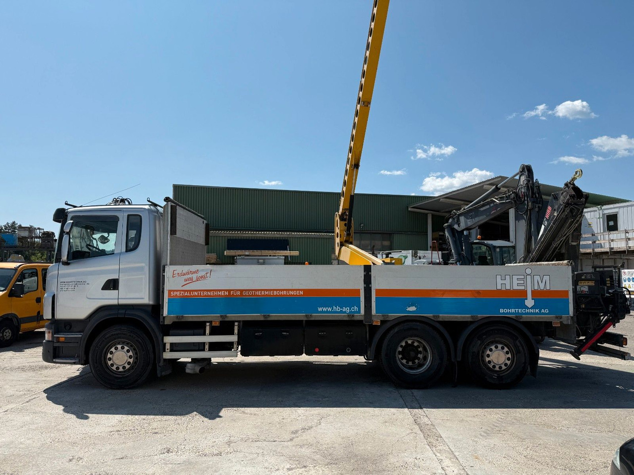 Scania G440 Brücke mit Ladekran - شاحنات مسطحة, شاحنة كرين: صورة 1 Scania G440 Brücke mit Ladekran - شاحنات مسطحة, شاحنة كرين: صورة 1