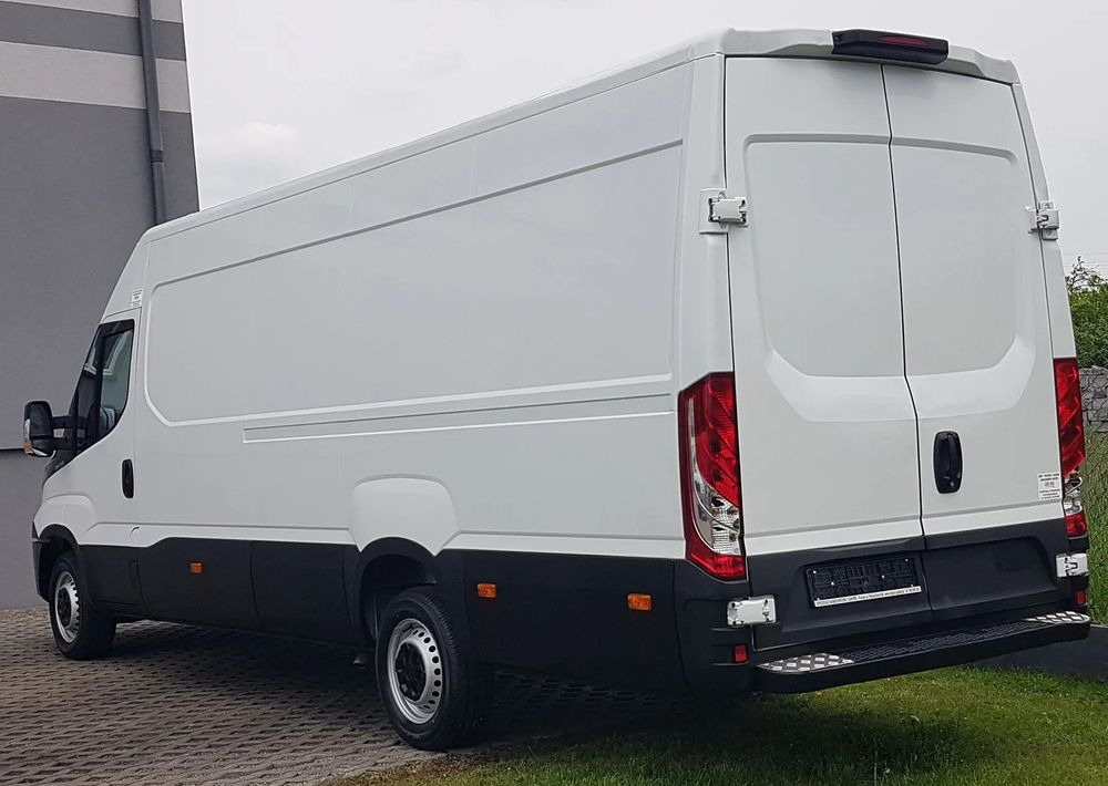 Iveco DAILY 35S15 3,0 MAXI DŁUGI WYSOKI KLIMATRONIK TEMPOMAT BLASZAK VAN - فان: صورة 3 Iveco DAILY 35S15 3,0 MAXI DŁUGI WYSOKI KLIMATRONIK TEMPOMAT BLASZAK VAN - فان: صورة 3
