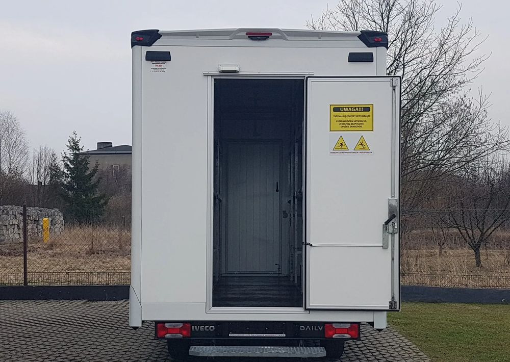 Iveco DAILY KONTENER NISKOPODŁOGOWY 4,43x2,23x2,42 SKLEP BAR FOODTRUCK KAMPER KLIMA - عربة التخييم: صورة 5 Iveco DAILY KONTENER NISKOPODŁOGOWY 4,43x2,23x2,42 SKLEP BAR FOODTRUCK KAMPER KLIMA - عربة التخييم: صورة 5