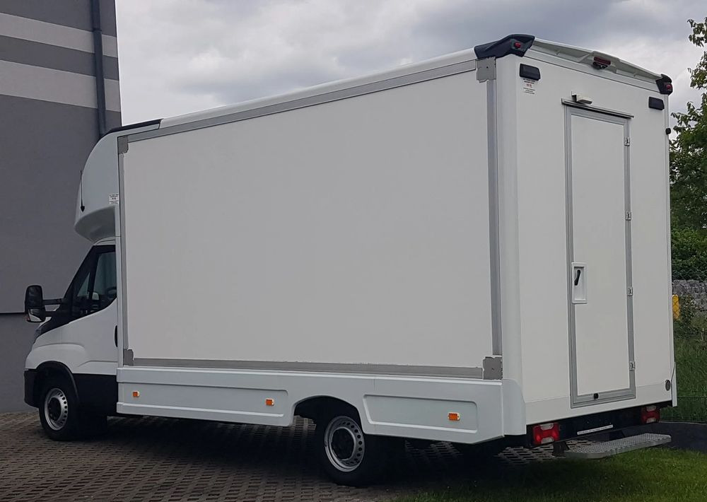 Iveco DAILY KONTENER NISKOPODŁOGOWY 4,43x2,23x2,42 SKLEP FOODTRUCK BAR KLIMA KONIOWÓZ KAMPER - شاحنة مغلقة الصندوق: صورة 3 Iveco DAILY KONTENER NISKOPODŁOGOWY 4,43x2,23x2,42 SKLEP FOODTRUCK BAR KLIMA KONIOWÓZ KAMPER - شاحنة مغلقة الصندوق: صورة 3